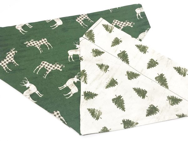 Bandana reversible para perro con árboles de Navidad y ciervos del campo